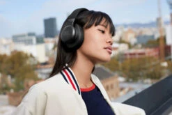 JBL Live 660NC Zwart + BlueBuilt Quick Charge Oplader Met Usb A Poort 18W Zwart -Samsung || APPLE || Google Winkel 1560138