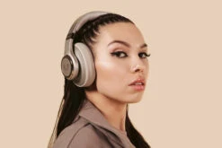 Fresh 'n Rebel Clam Elite Zand -Samsung || APPLE || Google Winkel 1617009