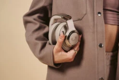 Fresh 'n Rebel Clam Elite Zand -Samsung || APPLE || Google Winkel 1617016