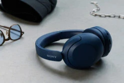 Sony WH-XB910N Blauw + BlueBuilt Quick Charge Oplader Met Usb A Poort 18W Zwart 30 Sony WH-XB910N Blauw + BlueBuilt Quick Charge Oplader Met Usb A Poort 18W Zwart -Samsung || APPLE || Google Winkel 1690979