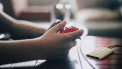 Samsung T7 Shield 2TB Beige -Samsung || APPLE || Google Winkel 1748628 1