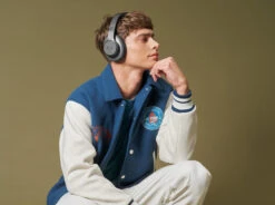 Fresh 'n Rebel Clam 2 ANC Grijs + BlueBuilt Quick Charge Oplader Met Usb A Poort 18W Zwart 26 Fresh 'n Rebel Clam 2 ANC Grijs + BlueBuilt Quick Charge Oplader Met Usb A Poort 18W Zwart -Samsung || APPLE || Google Winkel 1877697 1