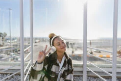 JBL Tune 670NC Wit + BlueBuilt Quick Charge Oplader Met Usb -Samsung || APPLE || Google Winkel 1926279