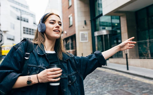 JBL Tune 670NC Blauw + BlueBuilt Quick Charge Oplader Met Us 9 JBL Tune 670NC Blauw + BlueBuilt Quick Charge Oplader Met Us - Afbeelding 7