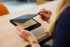 Kobo Libra 2 Wit + BlueBuilt Book Case Zwart -Samsung || APPLE || Google Winkel 1939596