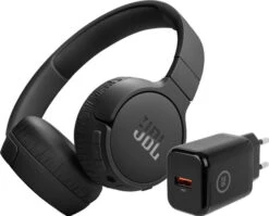 JBL Tune 670NC Zwart + BlueBuilt Quick Charge Oplader Met Us