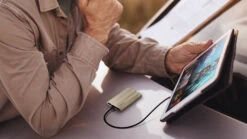 Samsung T7 Shield 1TB Beige 18 Samsung T7 Shield 1TB Beige -Samsung || APPLE || Google Winkel 1940931 1